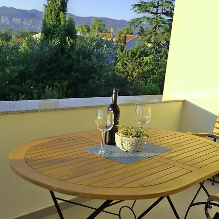 Karmen Apartment Šilo