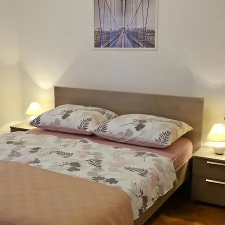 Apartment Karmen Šilo