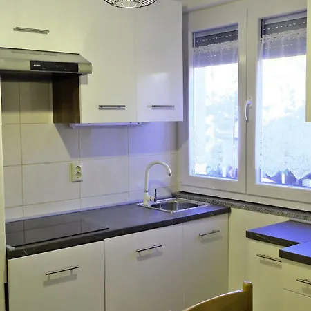 Karmen Apartment