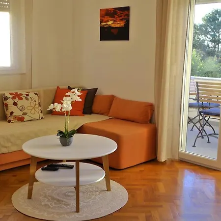 Karmen Apartment