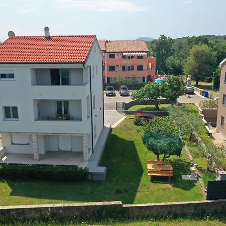 Apartamento Karmen Šilo