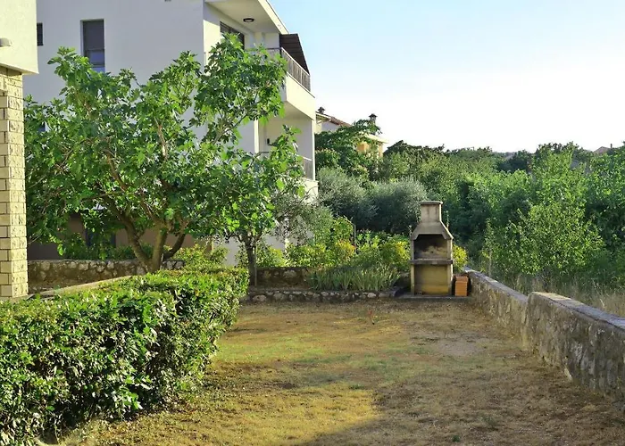 Apartman Karmen *