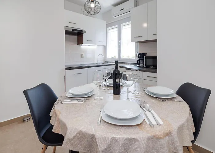 Apartman Karmen *